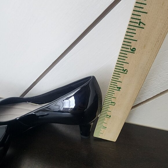 NEW Easy Street Pointe Womens 5.5 M Black Faux Patent Pumps Black 3CT - Picture 4 of 8